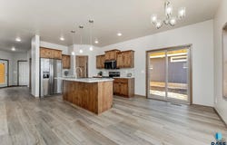 521 S Big Stone Ave, Sioux Falls, SD 57106
