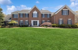 15 Middlesworth Farm Road, Washington Twp., NJ 07853