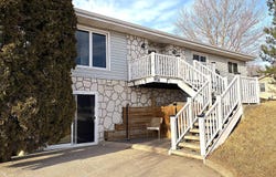 904 E 3rd St, Neligh, NE 68756