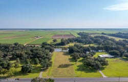 9303 E Old Spanish Trail, Jeanerette, LA 70544