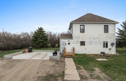 333 3rd St W, Ross, ND 58776