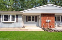 5 Oregon Drive, Whiting, NJ 08759