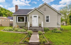 15 Old Walnut Street, Catskill, NY 12414