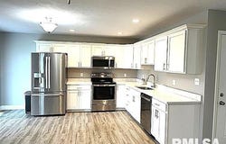 399 W MAIN Street, Williamsville, IL 62693