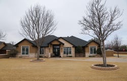1414 Cactus Drive, Levelland, TX 79336