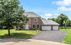 2227 Stone Creek Lane E, Chanhassen, MN 55317