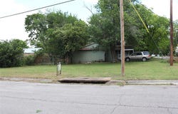 Neches St, Lockhart, TX 78644