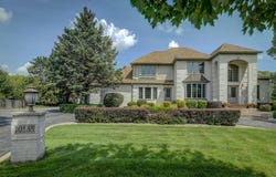 10135 Cherrywood Lane, Munster, IN 46321