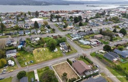 1560 MONROE ST, North Bend, OR 97459