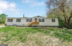 2777 MAPLE LANE, SPRING GROVE, PA 17362