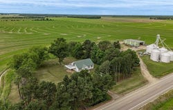 Waldenburg, AR 72475