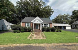 109 Maddox, Martin, TN 38237