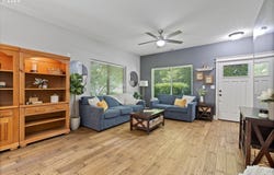 588 S DONNA DR, Newberg, OR 97132