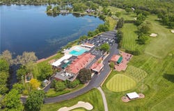 11 West Drive, Hartville, OH 44632