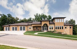 1735 Creek Wood, Dubuque, IA 52003
