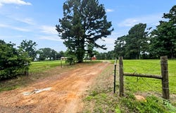 9822 Nasturtium Road, Ore City, TX 75683