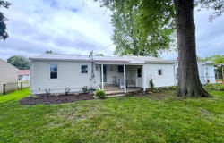106 Vinewood Avenue, Sturgis, MI 49091