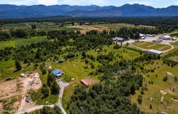 632 Cascade Ln, Naples, ID 83847