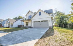 502 Hillside Lane, Lenoir City, TN 37771