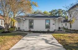 906 E Washington Avenue, Navasota, TX 77868