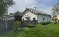408 E St, Hamburg, IA 51640