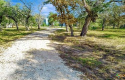 206 Private Road 2843, Edna, TX 77957