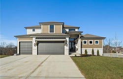 2086 NW O'Brien Road, Lee's Summit, MO 64081