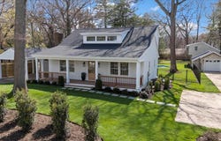 1000 Washington Drive, Centerport, NY 11721