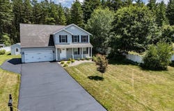 24 Evanna Drive, Queensbury, NY 12804