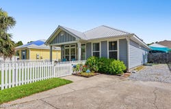 427 Saint George Street, Bay Saint Louis, MS 39520