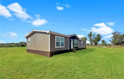 12327 N 1890 Road, Sayre, OK 73662