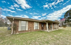 1068 E Gallman Road, Hazlehurst, MS 39083