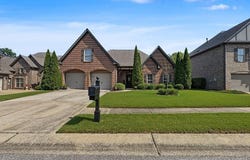 206 KENNISTON DALE, PELHAM, AL 35124