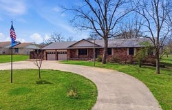 1001 N Hopi Street, Chouteau, OK 74337