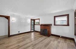 810 E 8th Street, Flint, MI 48503