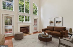 29 PENN CROSSING DR, EAST NORRITON, PA 19401