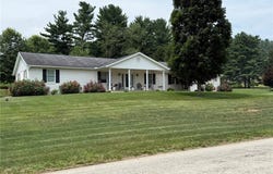 2626 Pleasant Valley Road NE, New Philadelphia, OH 44663