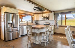 30 Wineglass Loop N, Livingston, MT 59047
