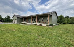 1771  Co Rd 1025 E, Cisne, IL 62823