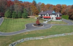 1212 Burger Hollow Road, Effort, PA 18330