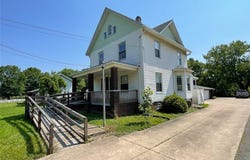 4034 Broadway Avenue NE, Louisville, OH 44641
