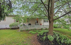 17 Oak Drive, Olmsted Twp, OH 44138