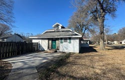 201 Pine Street, Cooter, MO 63829