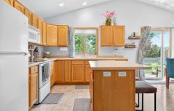 2145 GATEWAY Place, NEENAH, WI 54956