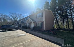 972 NW 8th Avenue, Hickory, NC 28601