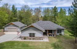 1105 W Taylor Ave, Cloquet, MN 55720