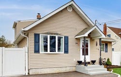 148 Smith Avenue, Islip, NY 11751