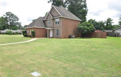 913 SILVER CREEK Circle, Prattville, AL 36066