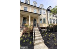 24 MAXWELL Square, FREDERICK, MD 21701