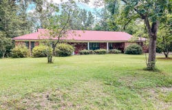 606 Maples Avenue, Leakesville, MS 39451